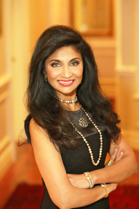 Dr. Lopa Gupta is a Board-Certified, Stanford-trained Oculofacial Surgeon who has won numerous accolades, including Top Doctor in America, Castle Connolly Top Doctor, and Best of Westchester Awards.